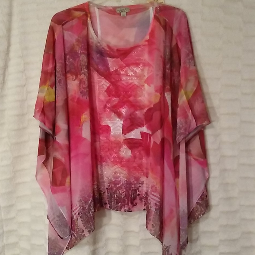 One World tank w/fluttery pull over